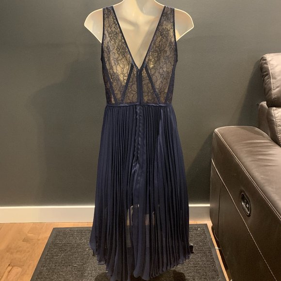 BCBG Paris Lace Dress - Picture 2 of 4